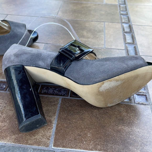 MICHAEL Michael Kors Open Toe Grey and Black Chunky Heels - Picture 8 of 11